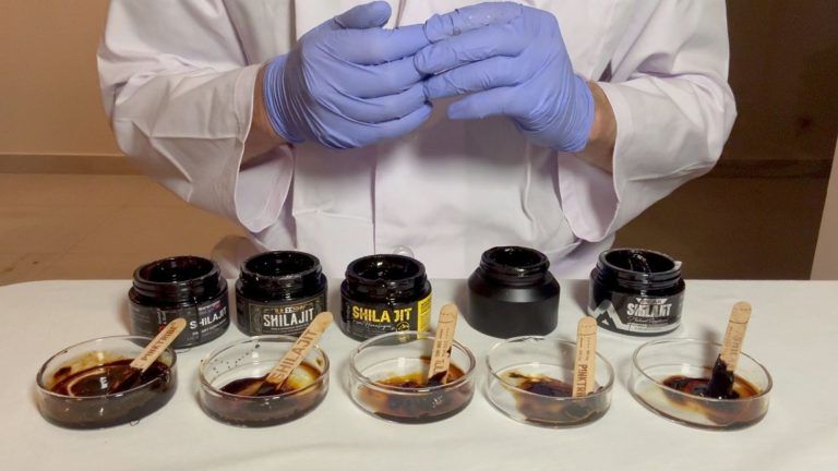 Nous avons passé les 3 derniers mois à tester les 24 meilleures marques de Shilajit pour trouver le plus efficace et le plus pur en 2026